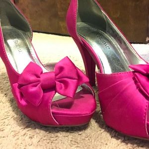 Pink bow heels